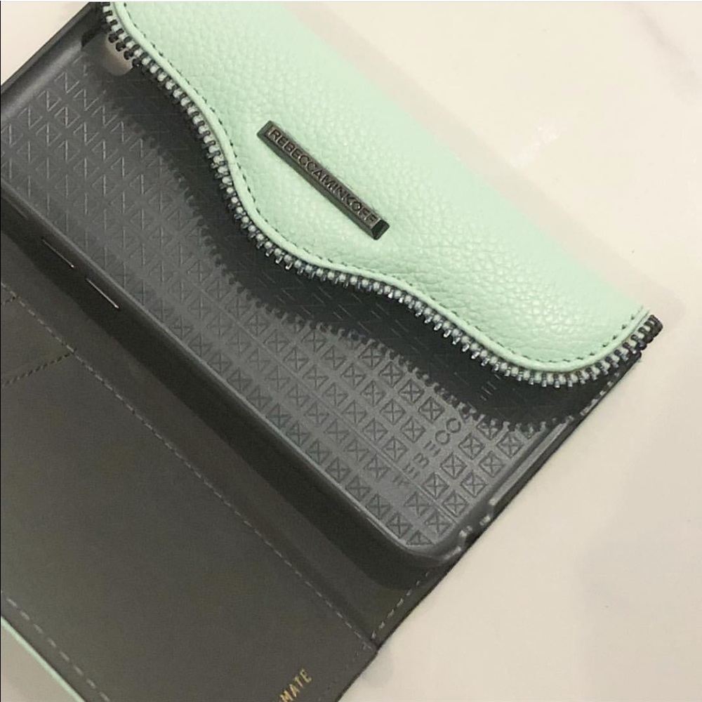iPhone case - Picture 2 of 3